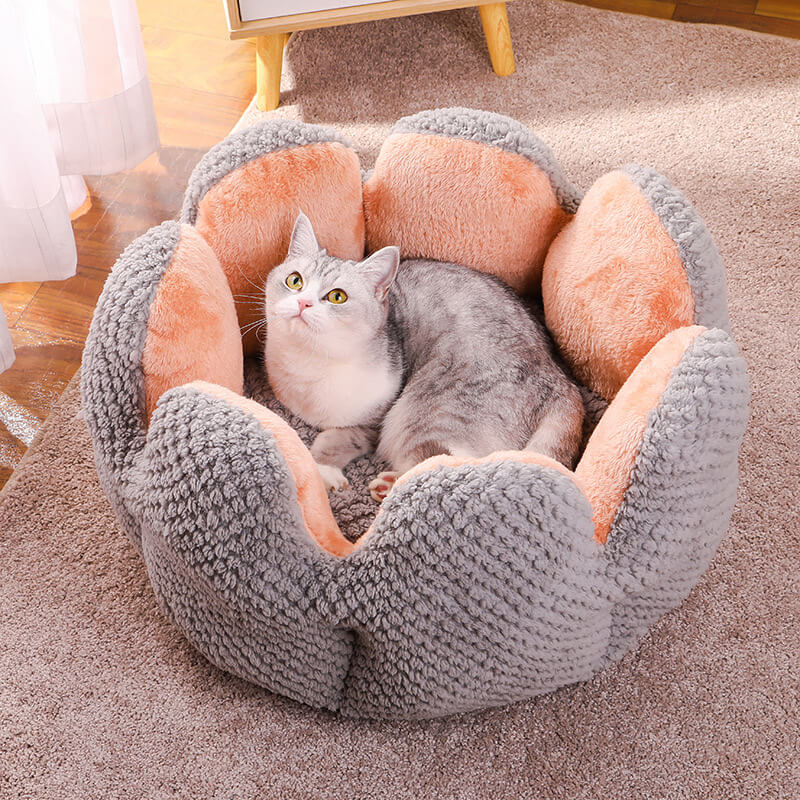 Skanto | Katt- og hundeseng med myk blomsterdesign