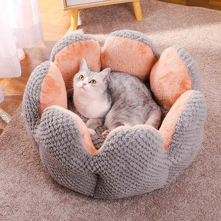 Skanto | Katt- og hundeseng med myk blomsterdesign