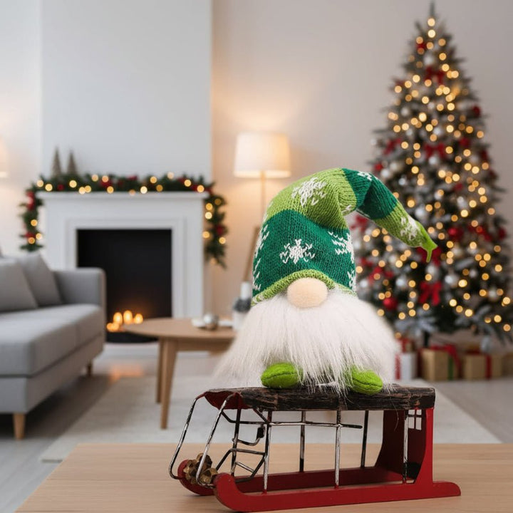 Skanto | Luminous Christmas doll with warm, yellow glow for festive decoration