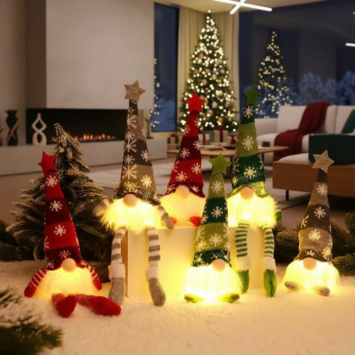 Skanto | Luminous Christmas doll with warm, yellow glow for festive decoration