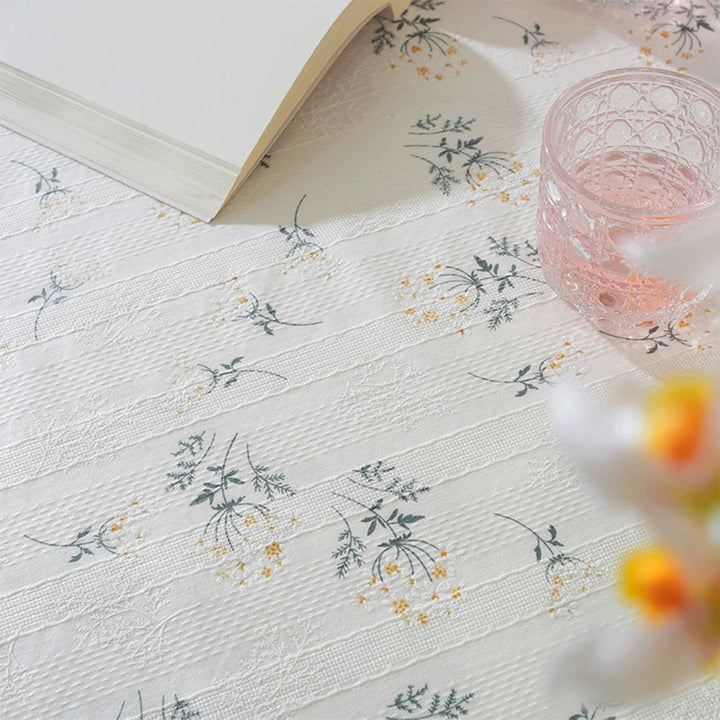 Skanto | Gylden Frynse Blomstertak Runde Bordduk