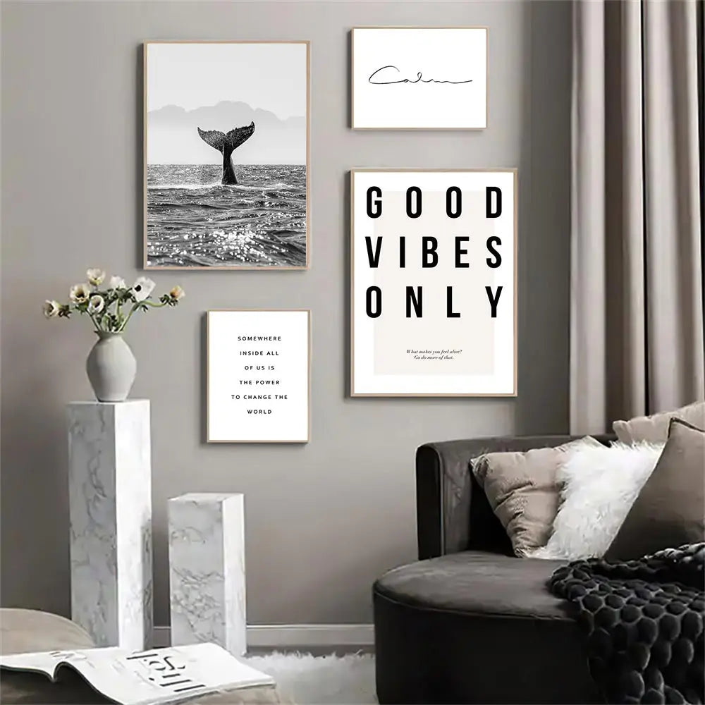 Gode vibber Bare svart hvit hval plakat Nordiske bilder av rolig veggkunst Fin kunst lerret utskrifter Galleri veggkunst utskrifter for moderne bolig | Skanto
