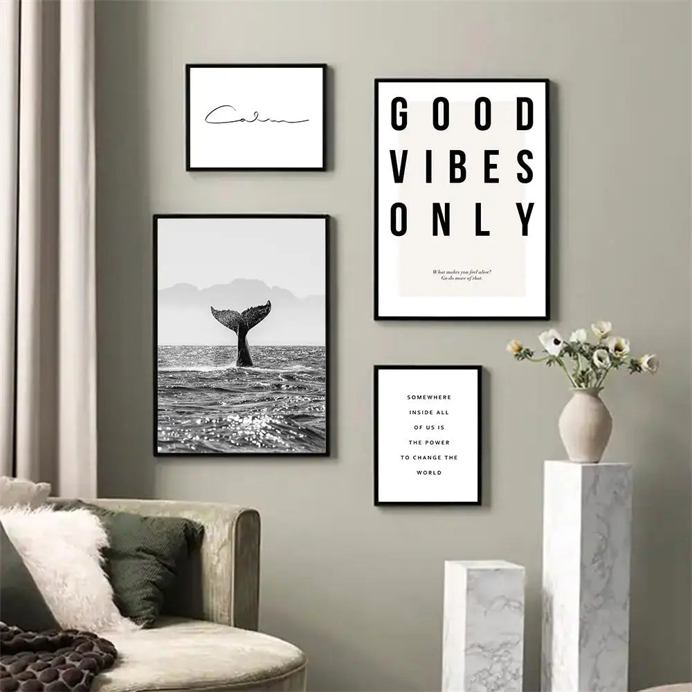 Gode vibber Bare svart hvit hval plakat Nordiske bilder av rolig veggkunst Fin kunst lerret utskrifter Galleri veggkunst utskrifter for moderne bolig | Skanto