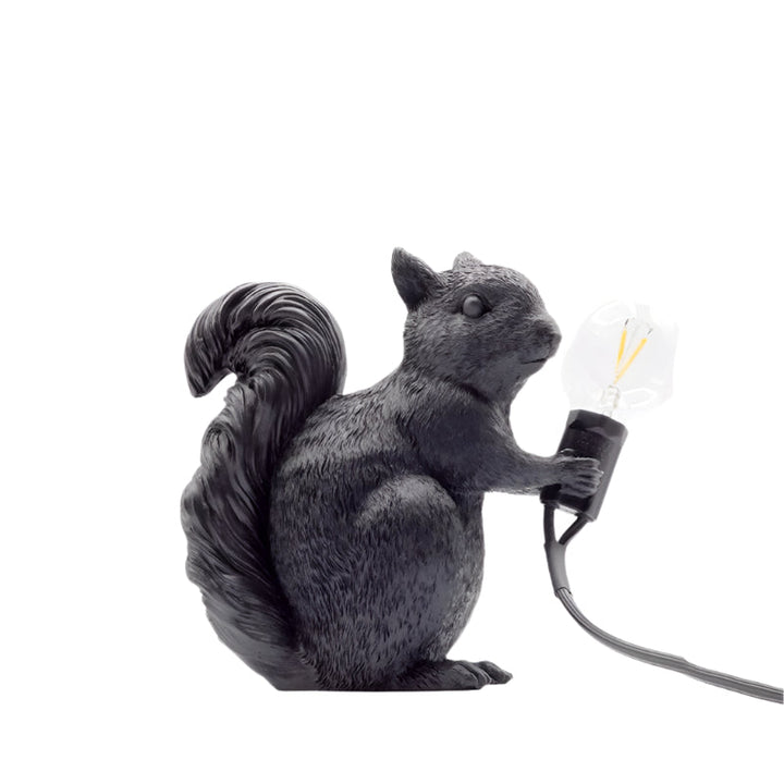 Skanto | Bordlampe ekorn harpiks LED dyrelampe