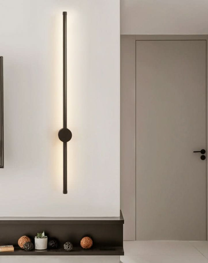 Skanto | Minimalistisk Vegglampe med Stikkontakt og LED Lys
