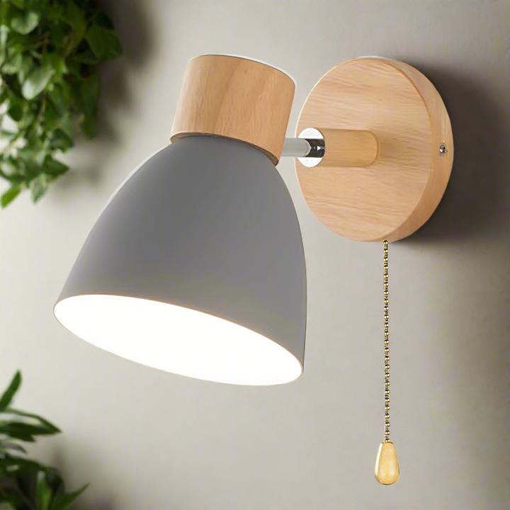 Skanto | Frendorf - Nordisk-modern hengende bryter vegglampe laget av tre