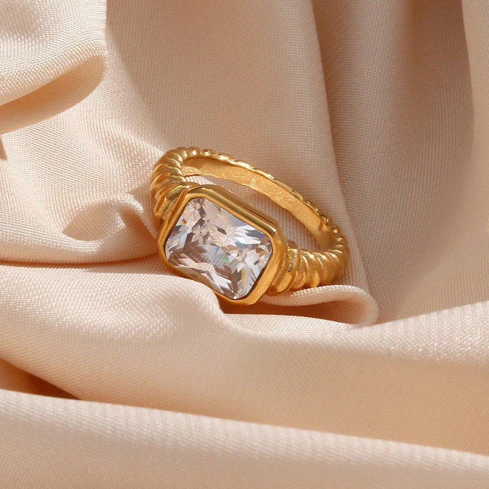 Skanto | Chunky Cross Striped Baguette Diamond Ring