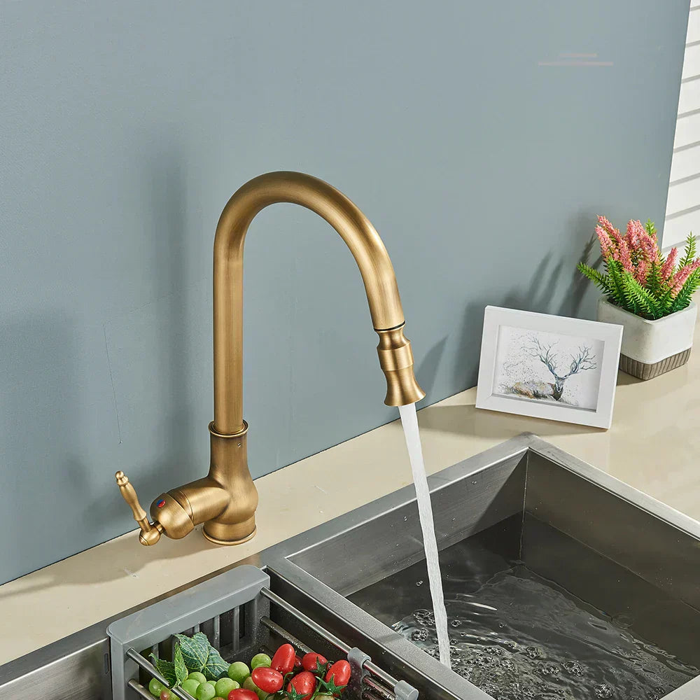 Skanto | VintageTap Antikk Messing Kjøkkenkran – Retro Stil Blandebatteri med Svingtut