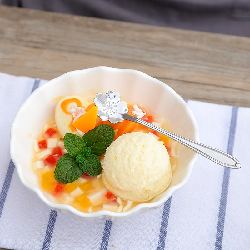 Norvo | 8-delt sett med teskjeer i rustfritt stål med blomsterdesign