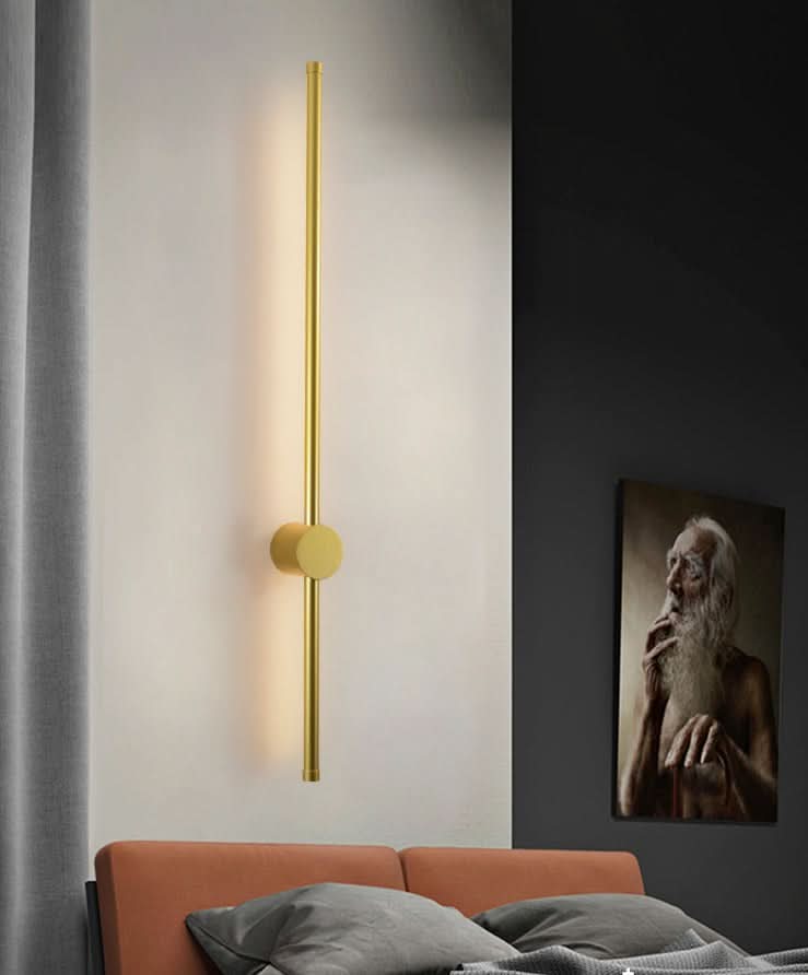 Skanto | Minimalistisk Vegglampe med Stikkontakt og LED Lys