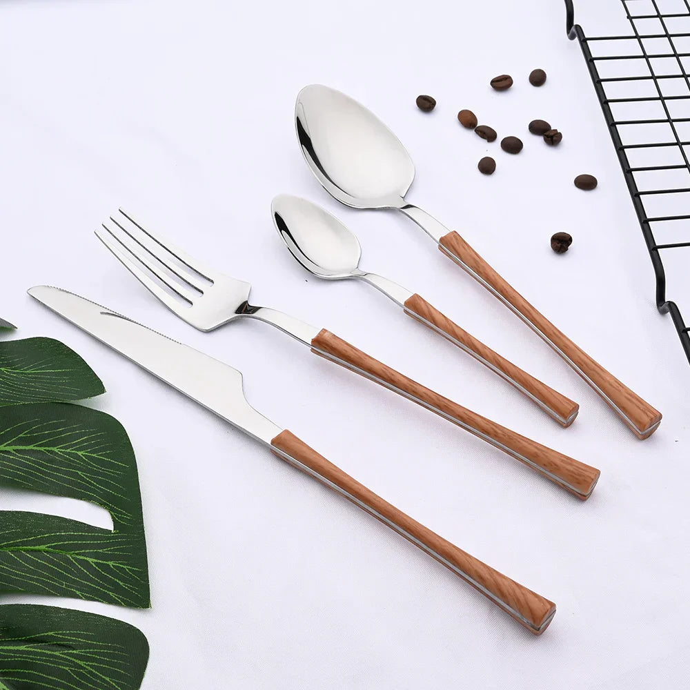 Skanto | RusticDining | Rustfritt Stål Bestikk med Treskaft