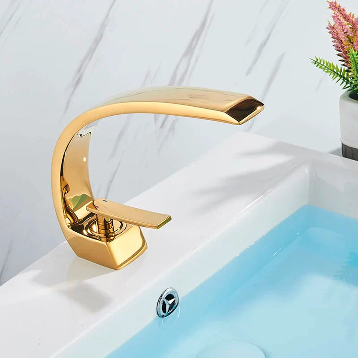 Skanto | Luksuriøs Badekran Elegant Design for Ditt Bad