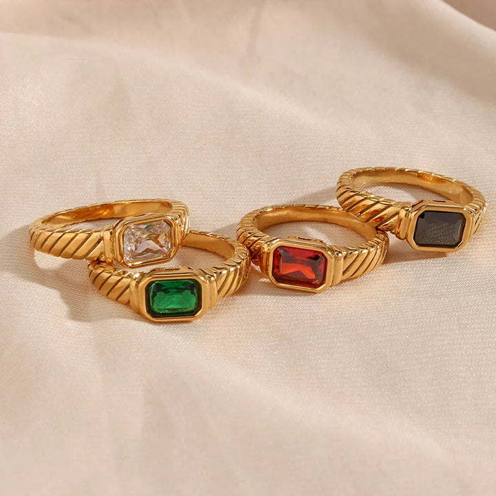 Skanto | Krysstrimmlet Baguette Diamantring