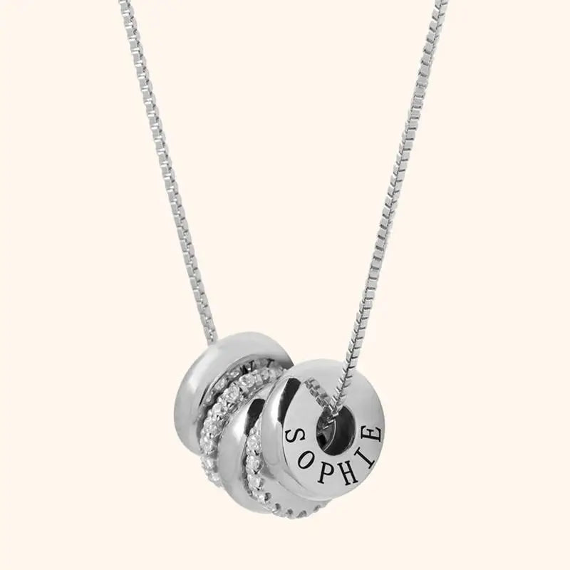 Skanto | 18k Personlig Navn Dainty Diamond Disc Halskjede