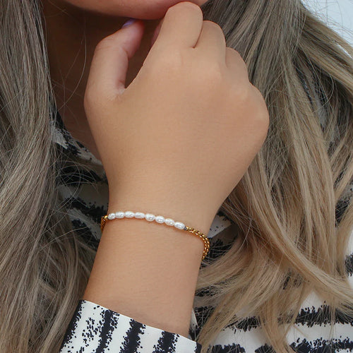 Skanto | Classic Twist Pearl Circle Lock Bracelet
