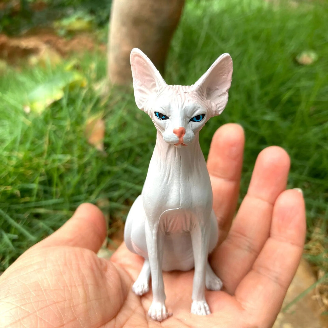 Skanto | Moderne Whisper Sphynx Cat Bord Dekor