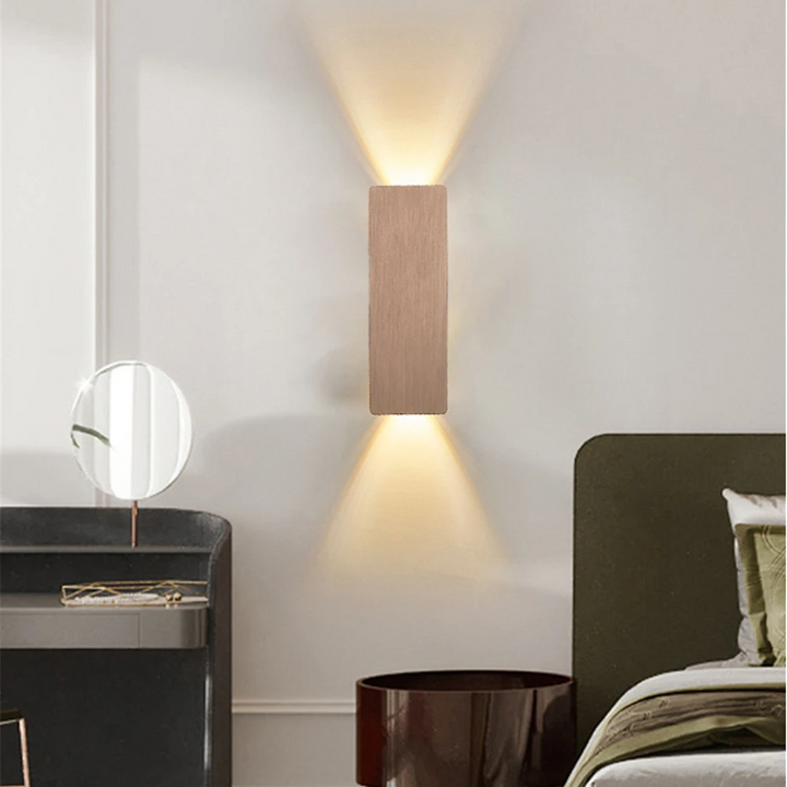 Moderne Dobbeltsidig Belyst Vegglampe | Skanto