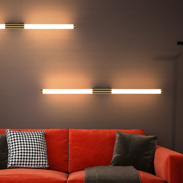 Skanto | BarGleam – Minimalistisk Gullvegglampe med en Moderne Vri