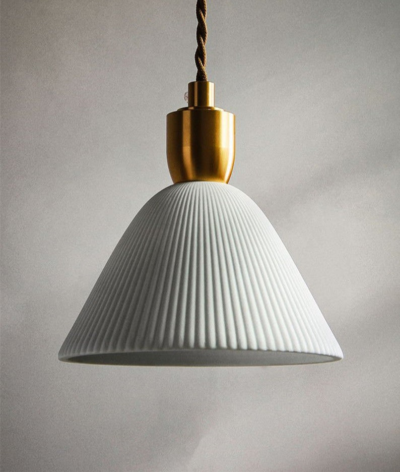 Moderne nordisk keramik-pendellamper