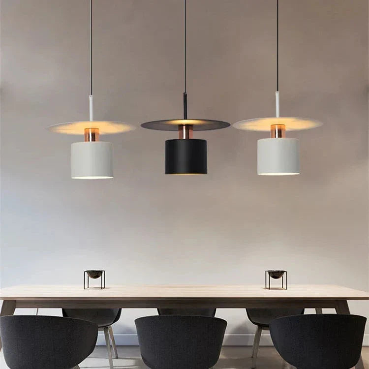 Skanto | Moderne Pendellampe med Stilig Design og Varmt Lys