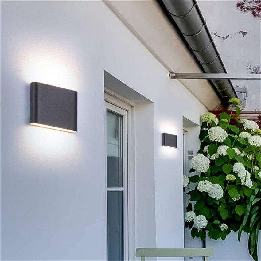 Skanto | HydroShine - Holdbar Vanntett Vegglampe