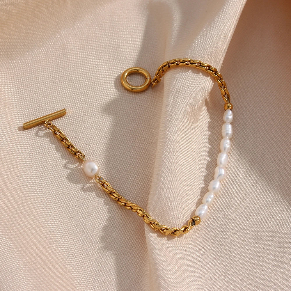 Skanto | Classic Twist Pearl Circle Lock Bracelet