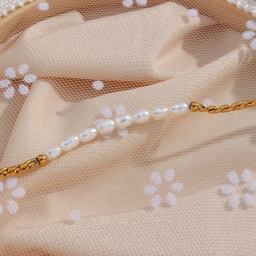 Skanto | Classic Twist Pearl Circle Lock Bracelet