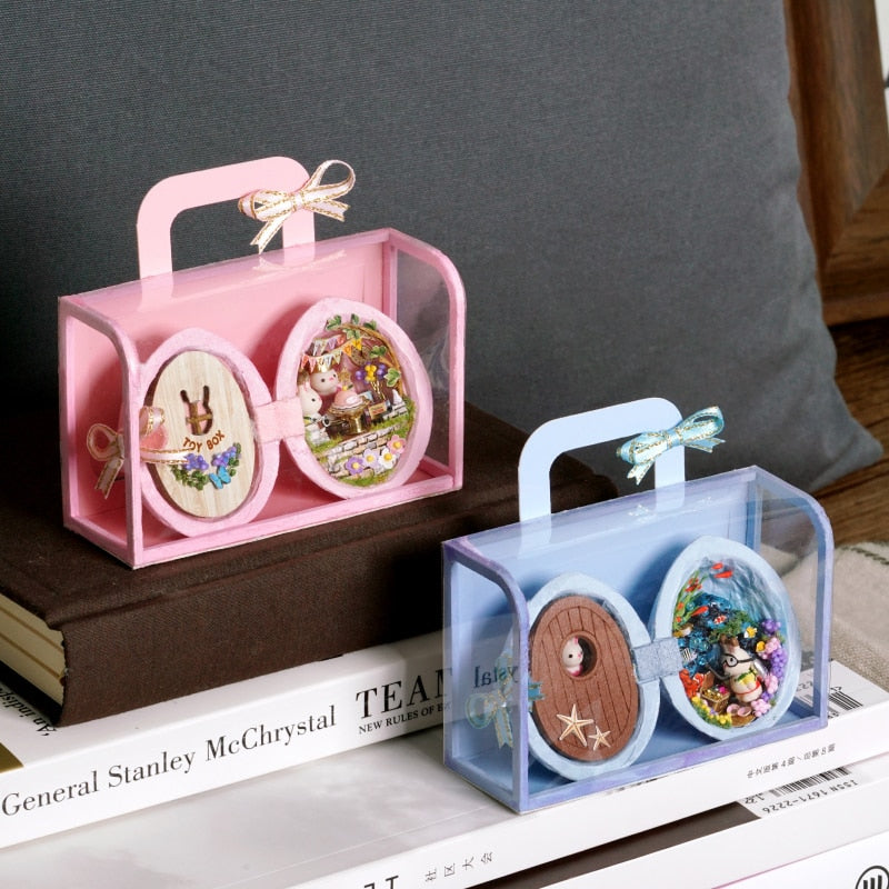 Norvo | Håndlaget Tre Miniatyr Valnøtt Dukkehus