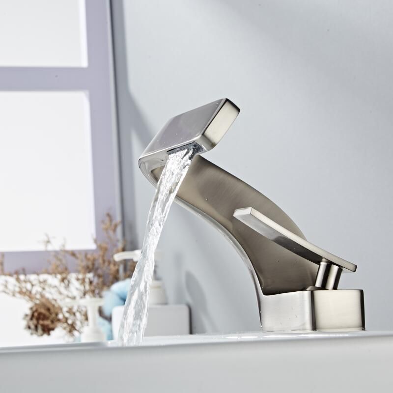 Norvo | Modern design curved faucet