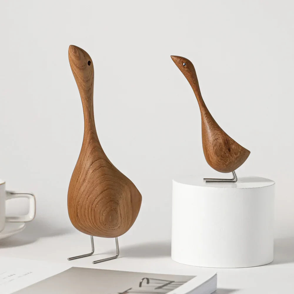 Skanto | Nordiske Tre Gås Figurer Abstrakt Teak Tre Skulptur Kjærleikpar Figurer Naturlige Dyre Ornamenter for Hjemdekorasjon