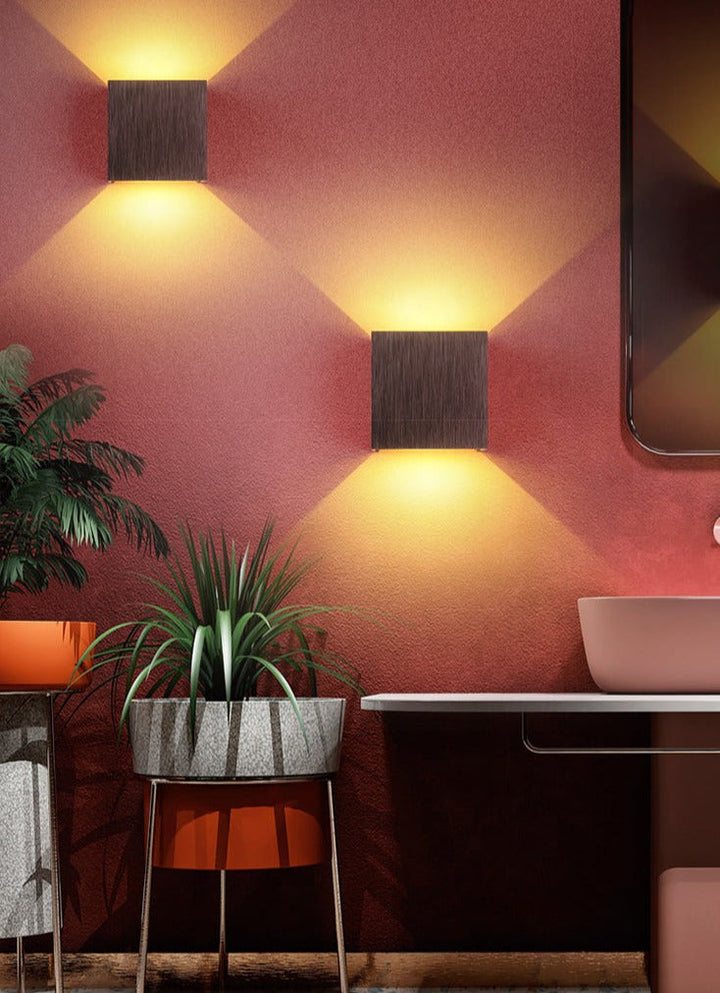 Skanto | Moderne vegglampe med subtil og raffinert glød