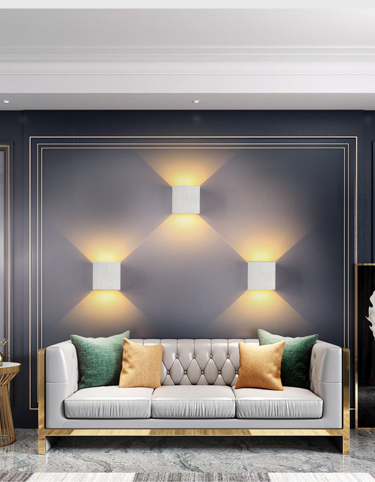 Skanto | Moderne vegglampe med subtil og raffinert glød
