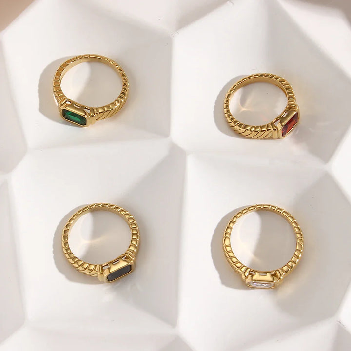 Skanto | Krysstrimmlet Baguette Diamantring
