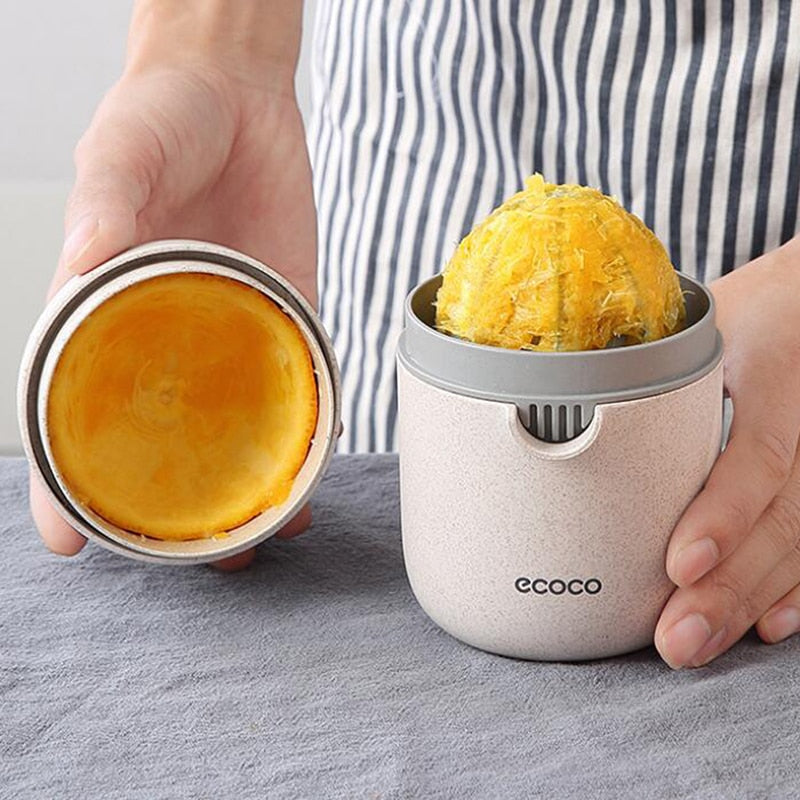 JuicySqueeze Juicer – Antiskli og Moderne Design Skanto