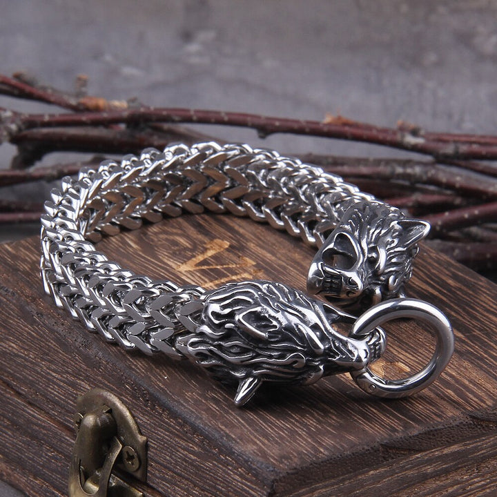 Silbernes Wikingerarmband „WolfBand“ – Handgefertigt mit Fenrir-Motiv
