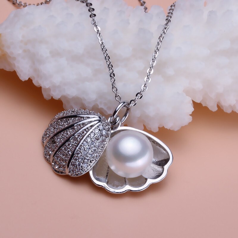 Skanto | Sea Charm Shell Pendant Necklace