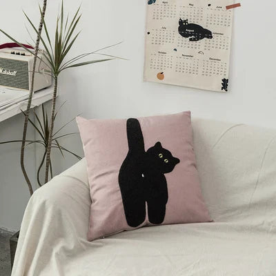 Black Cat & Garden Tufted Putekcase | Skanto