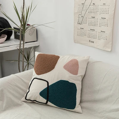 Black Cat & Garden Tufted Putekcase | Skanto