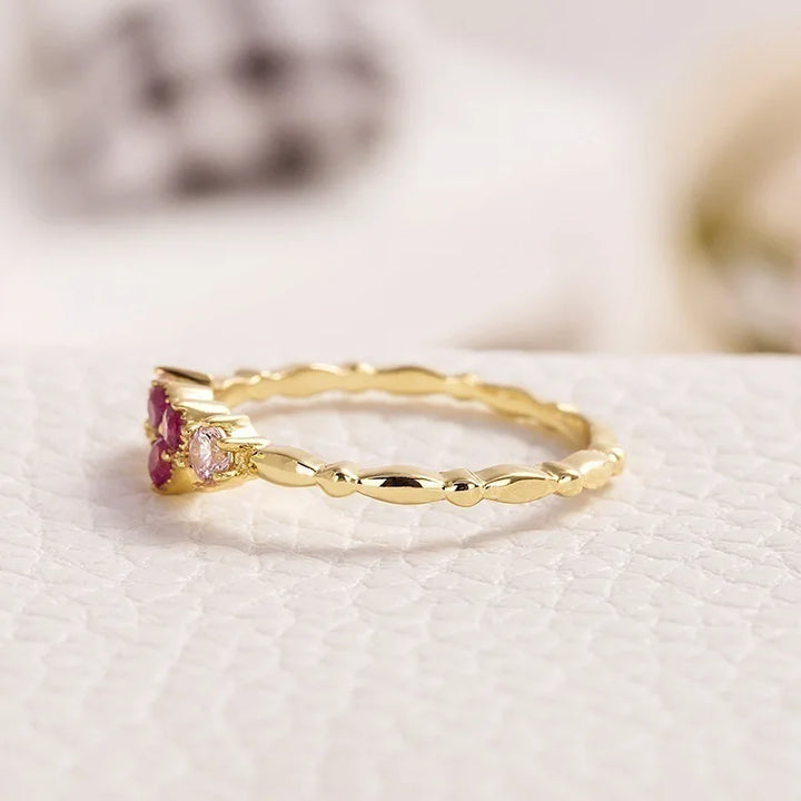 Skanto | Feminine Heart Diamond Ring