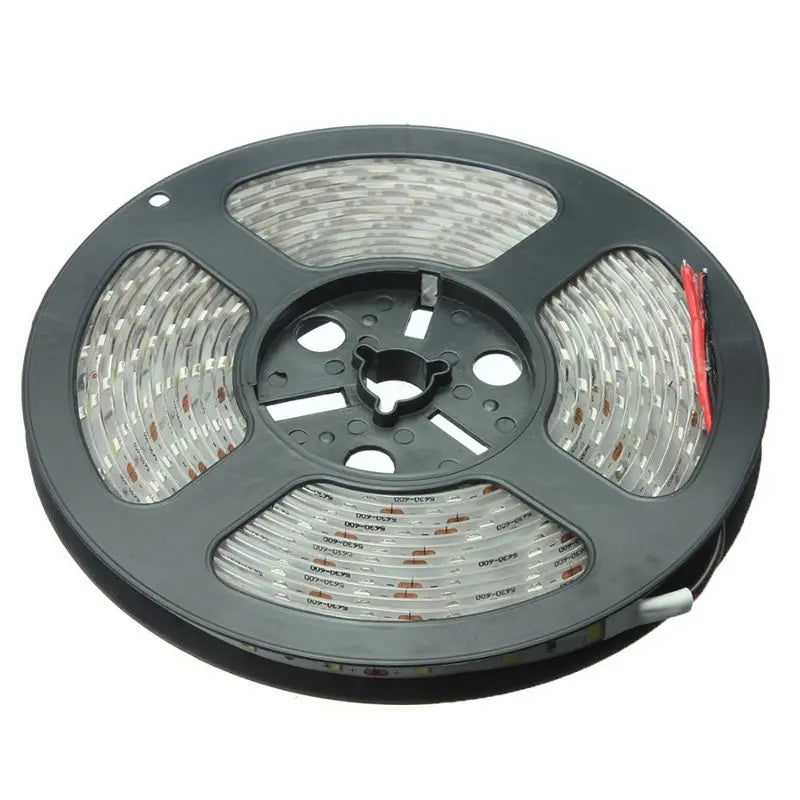 Skanto | Vanntett 5M LED-stripe lys i varm og kald hvit
