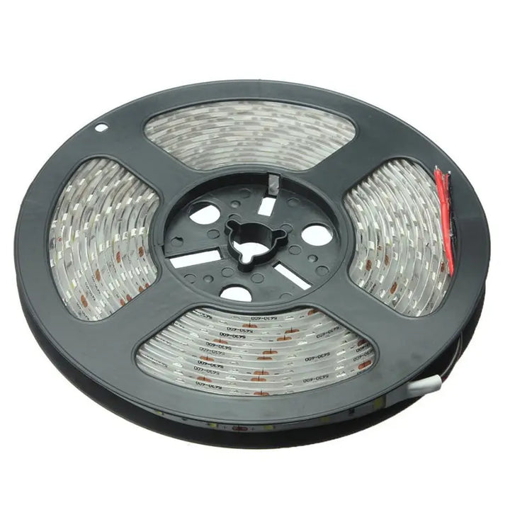 Skanto | Vanntett 5M LED-stripe lys i varm og kald hvit