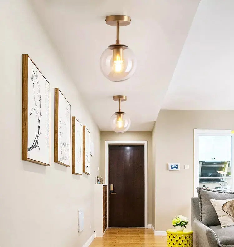 Skanto | Elegant ball taklampe med LED-pære for ditt stilige rom