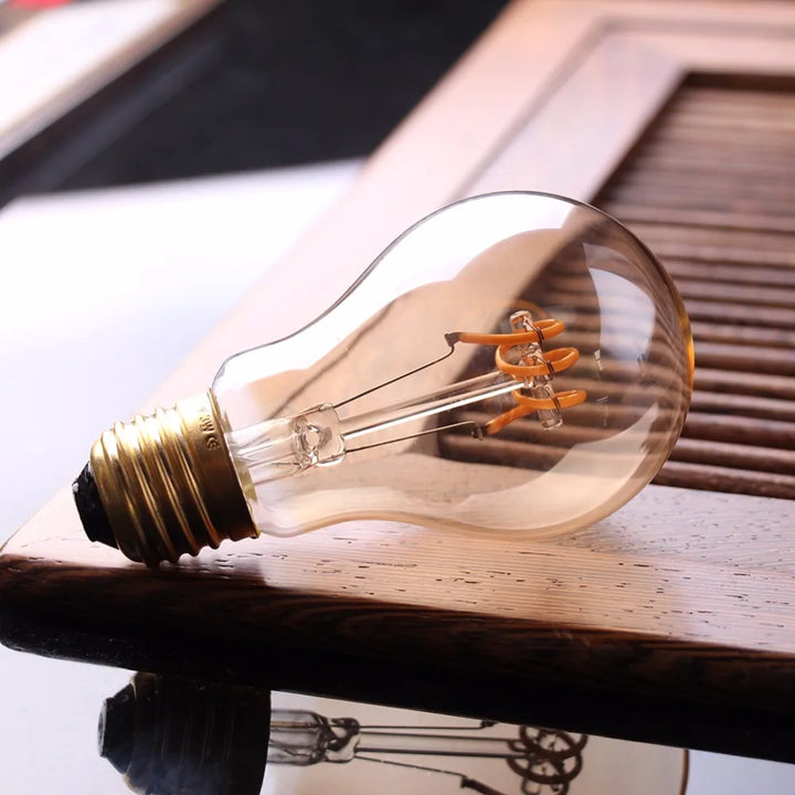 Skanto | Dimbar Vintage LED Lyspære (3W, E27 Undersøkelse) - Gull Spiral Filament for Kroner & Dekorativ Belysning