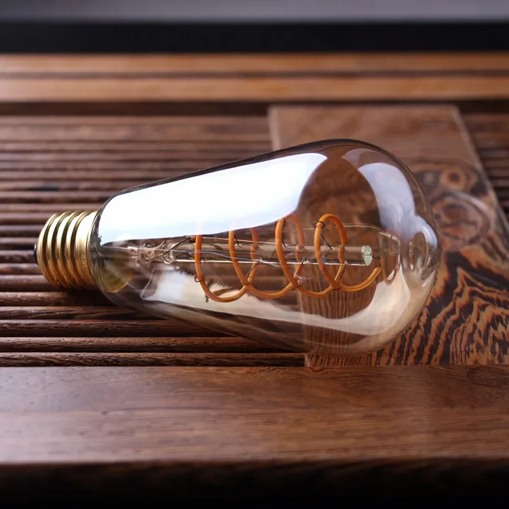 Skanto | Dimbar Vintage LED Lyspære (3W, E27 Undersøkelse) - Gull Spiral Filament for Kroner & Dekorativ Belysning
