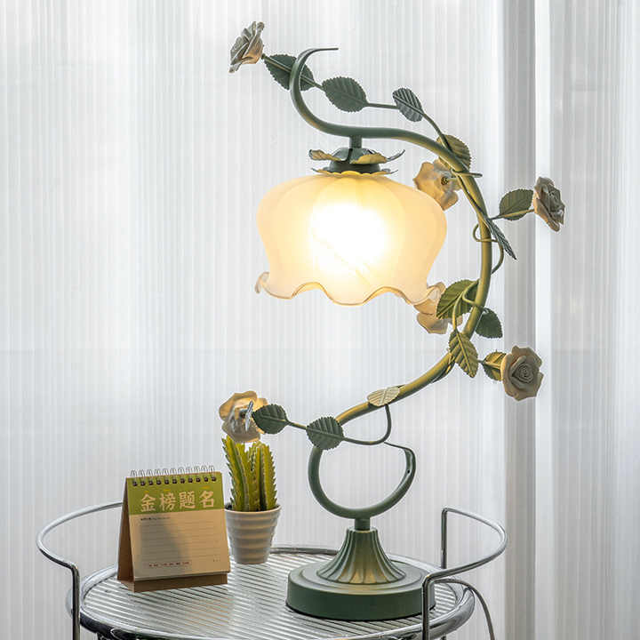 Skanto | Charming Rose Lighting Lamp - Rosa