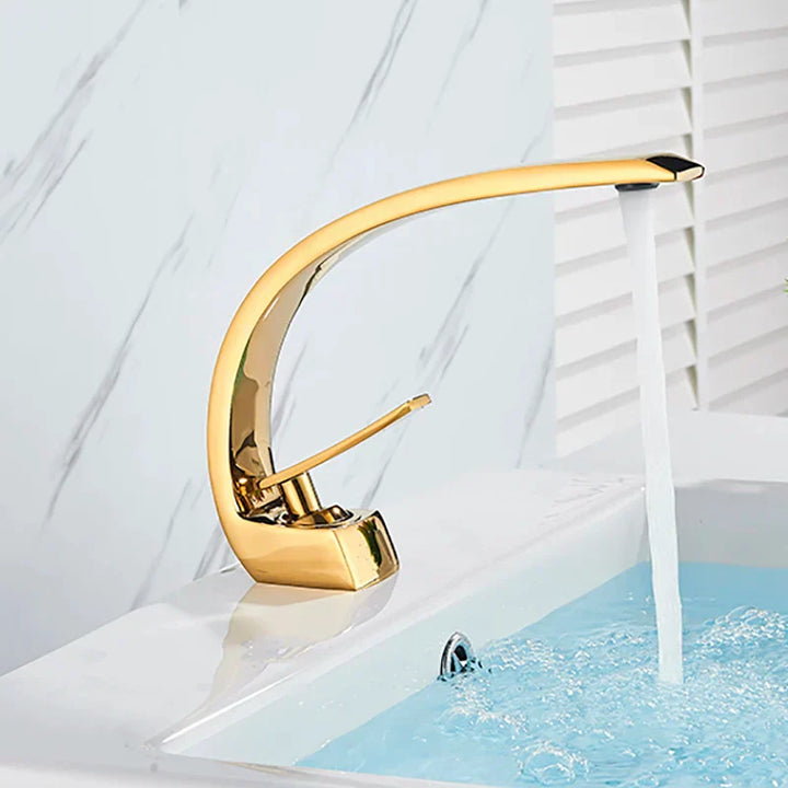 Skanto | Luksuriøs Badekran Elegant Design for Ditt Bad