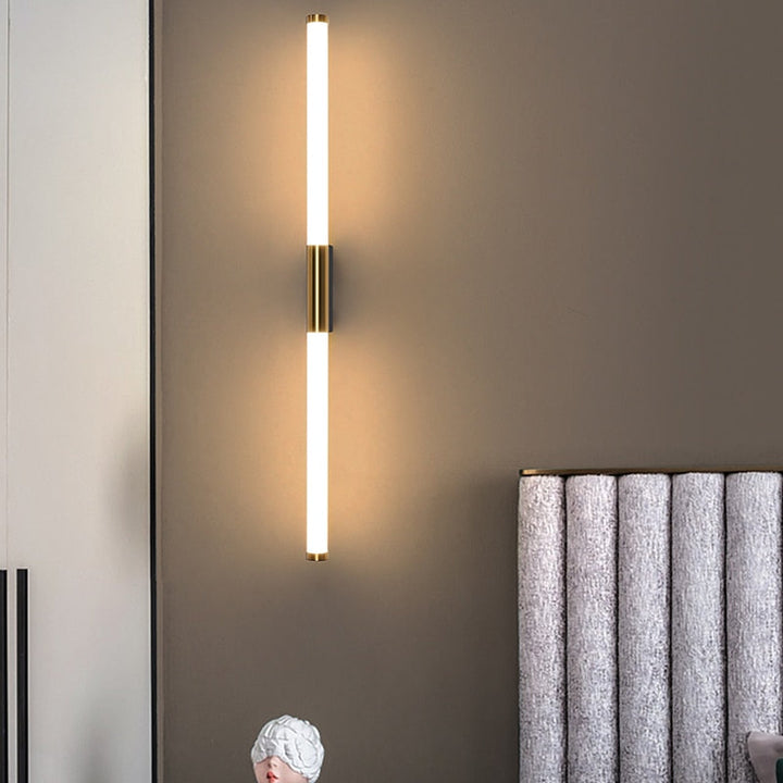 Skanto | BarGleam – Minimalistisk Gullvegglampe med en Moderne Vri