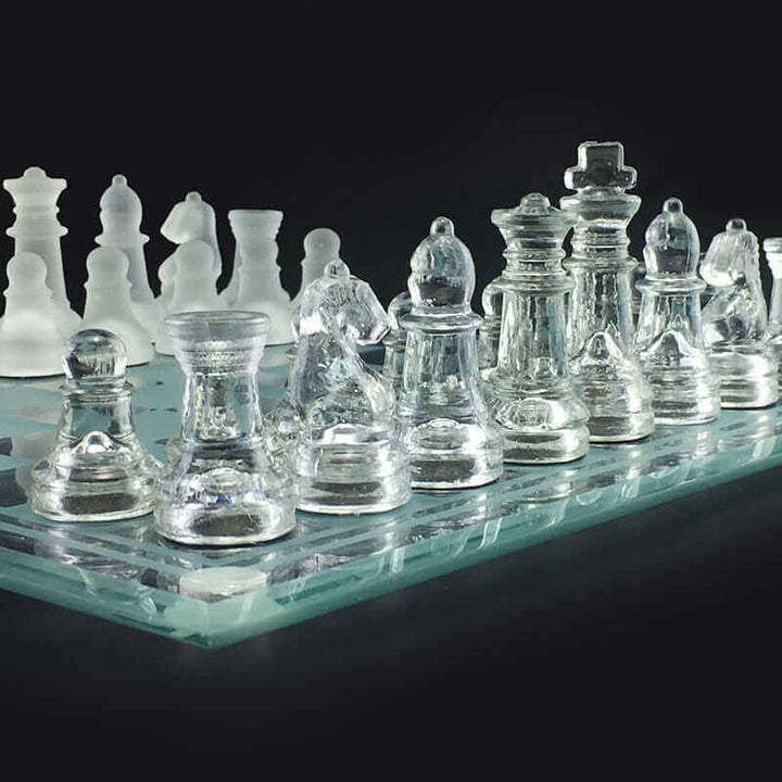 Glas-Schachspiel | Mattierte Kristallfiguren mit Schachbrett