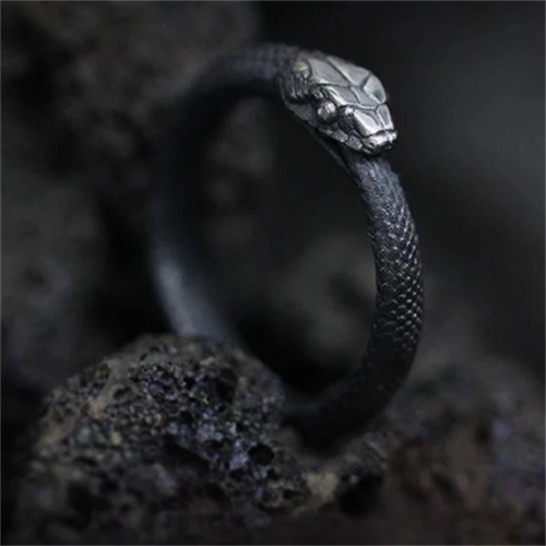 Skanto | Svart Retro Justerbar Gothic Slangering