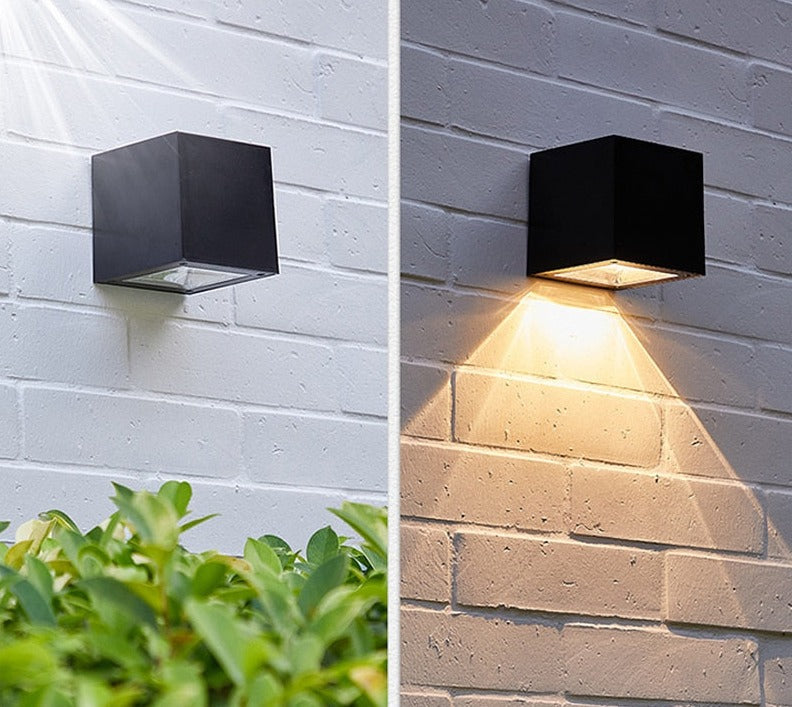 Skanto | GlowBeam – Elegant Utendørs Vegglampe for Stemningsbelysning